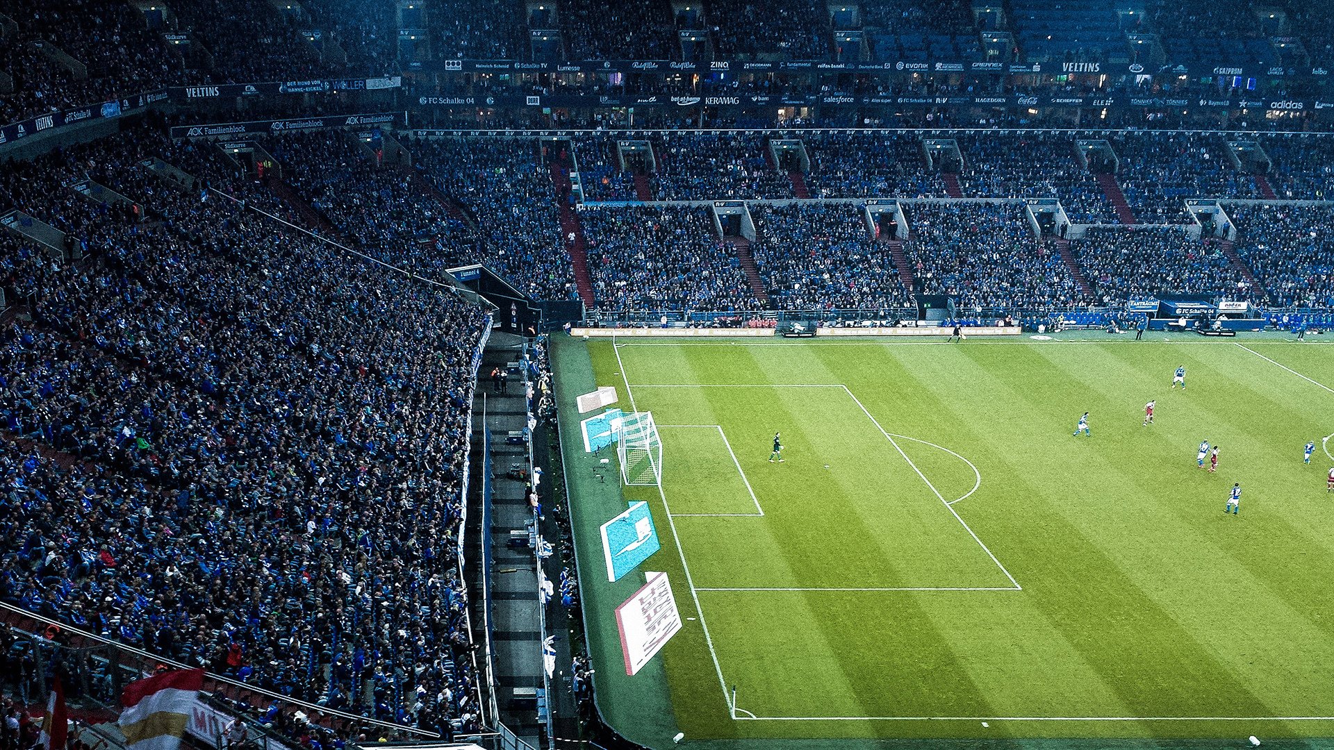 英超惊心动魄：逆转攻势令人心跳加速，英超逆袭夺冠